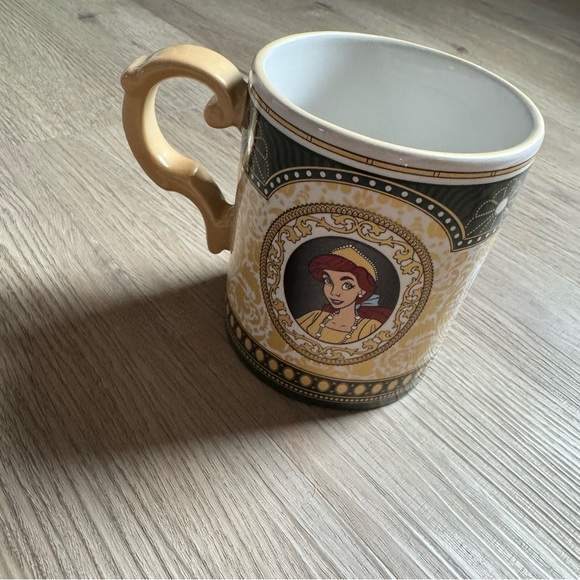 Disney Princess 25th Anniversary Anastasia Mug - Green and Yellow - Picture 5 of 8